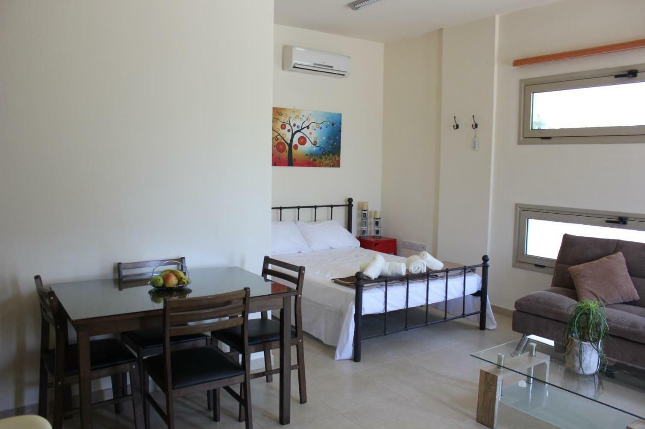 Paphos Kerynia Apartments מראה חיצוני תמונה